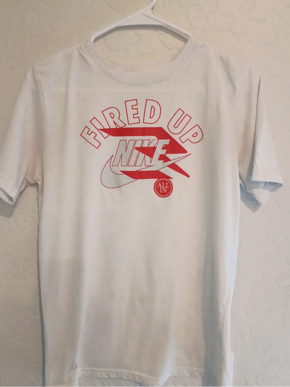 Nike White "Fired Up" Graphic boys xl T-Shirt